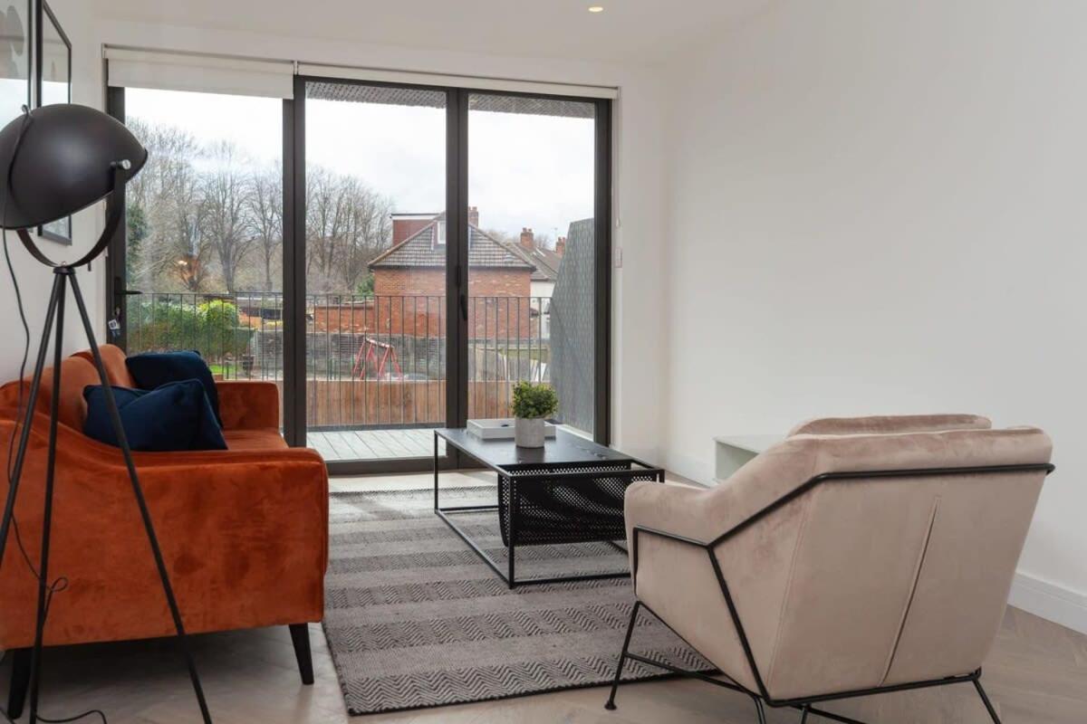 Modern 2 Bedroom Apartment In Wimbledon Londen Buitenkant foto